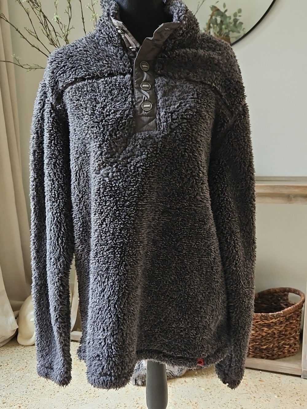 Mountain Khakis Men's Dark Gray Sherpa Zip-Button Pullover. Size M
